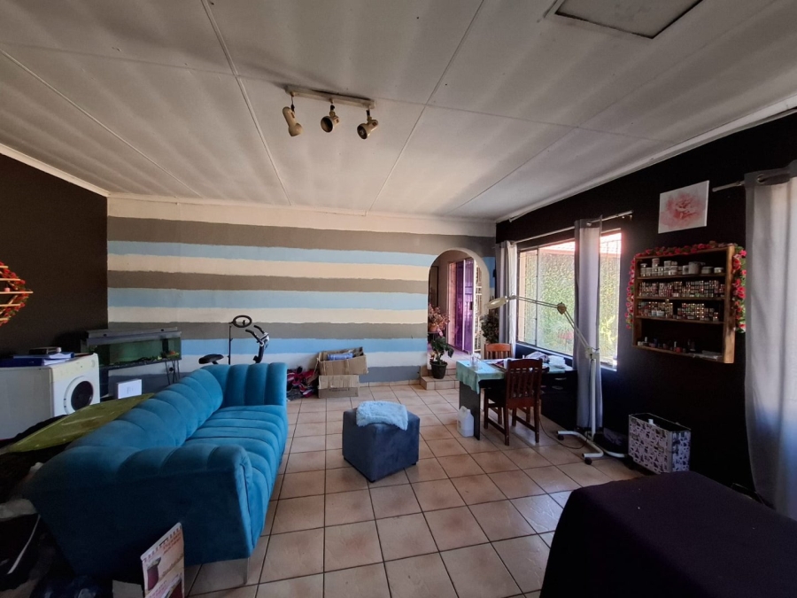 4 Bedroom Property for Sale in Oos Einde North West